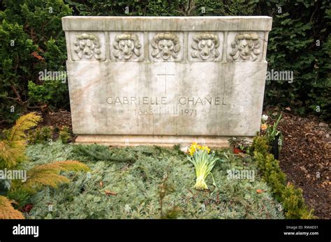 tombe coco chanel